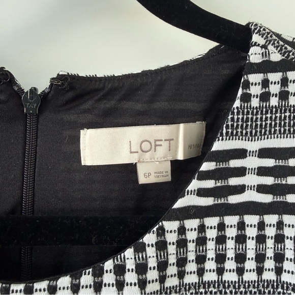 LOFT Geometric Mini Dress - Picture 4 of 6